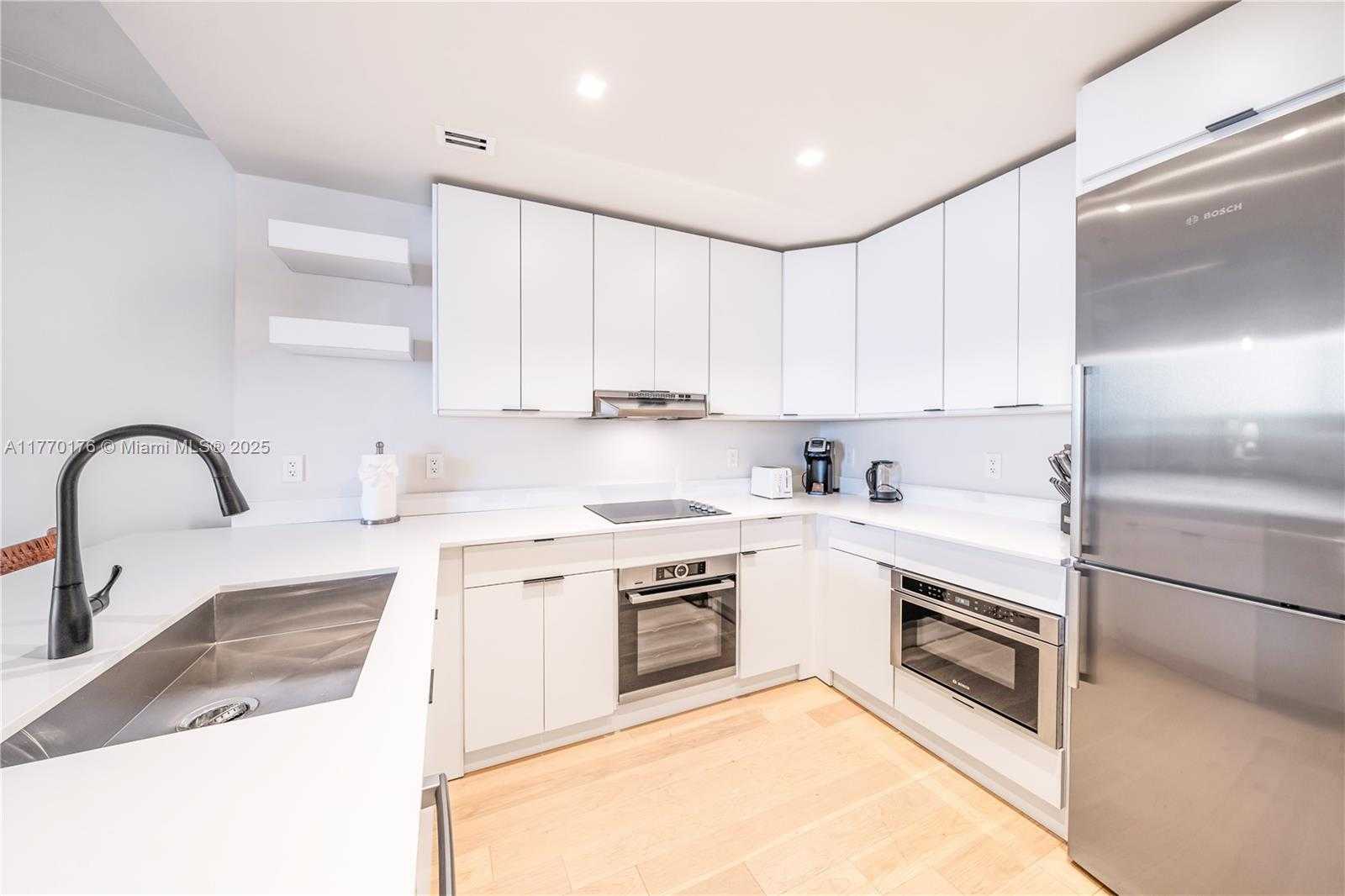 Small Image of 2301 COLLINS AVE #1123, Miami Beach Number 12