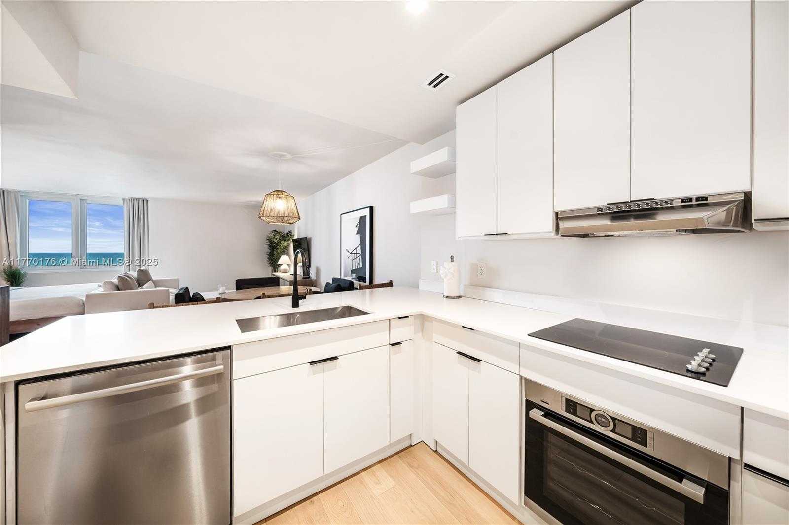 Small Image of 2301 COLLINS AVE #1123, Miami Beach Number 14