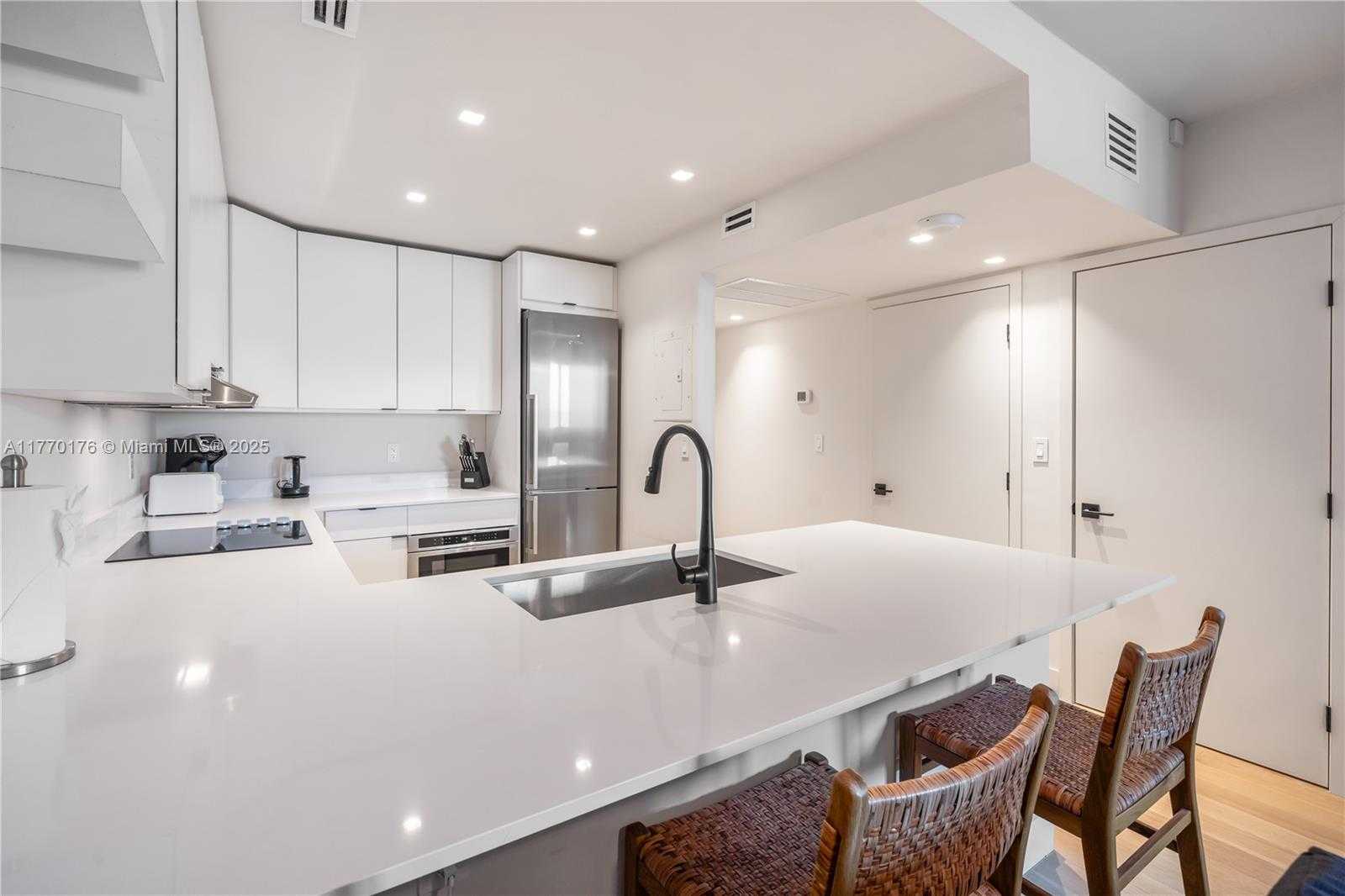 Small Image of 2301 COLLINS AVE #1123, Miami Beach Number 16