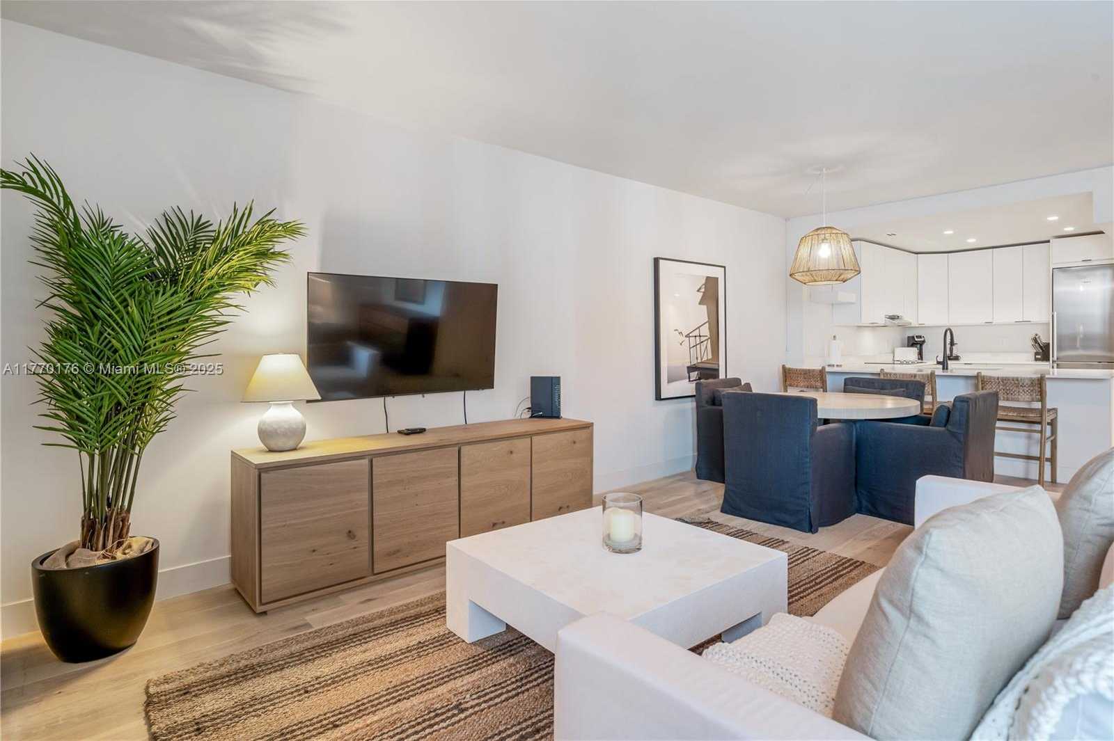 Small Image of 2301 COLLINS AVE #1123, Miami Beach Number 6