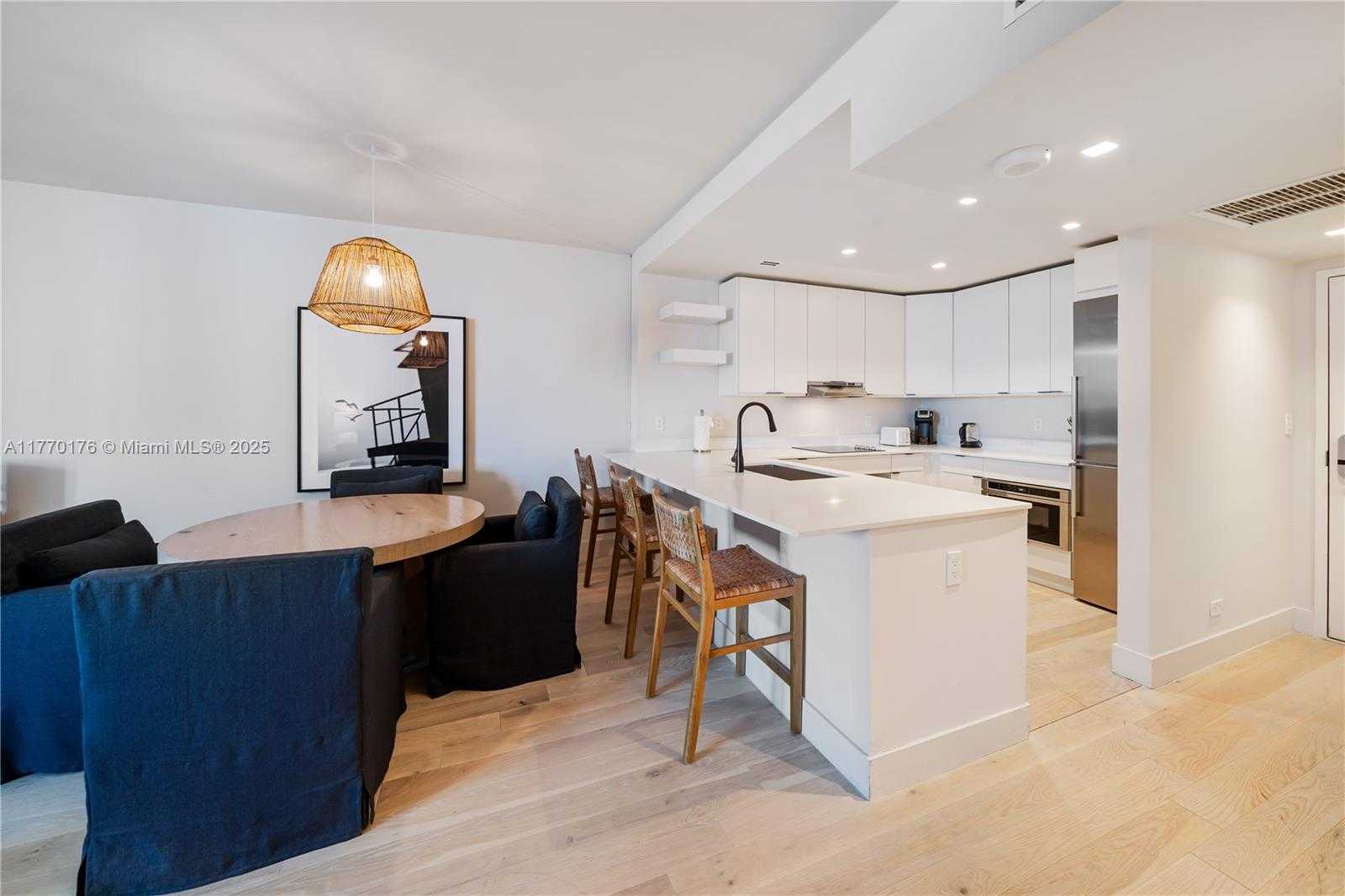 Small Image of 2301 COLLINS AVE #1123, Miami Beach Number 9