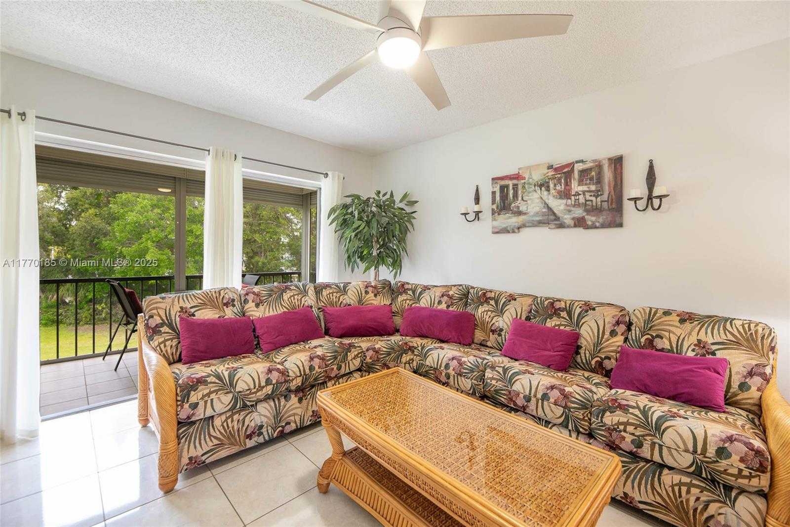 Small Image of 300 SOUTH HOLLYBROOK DR #64-306, Pembroke Pines Number 11