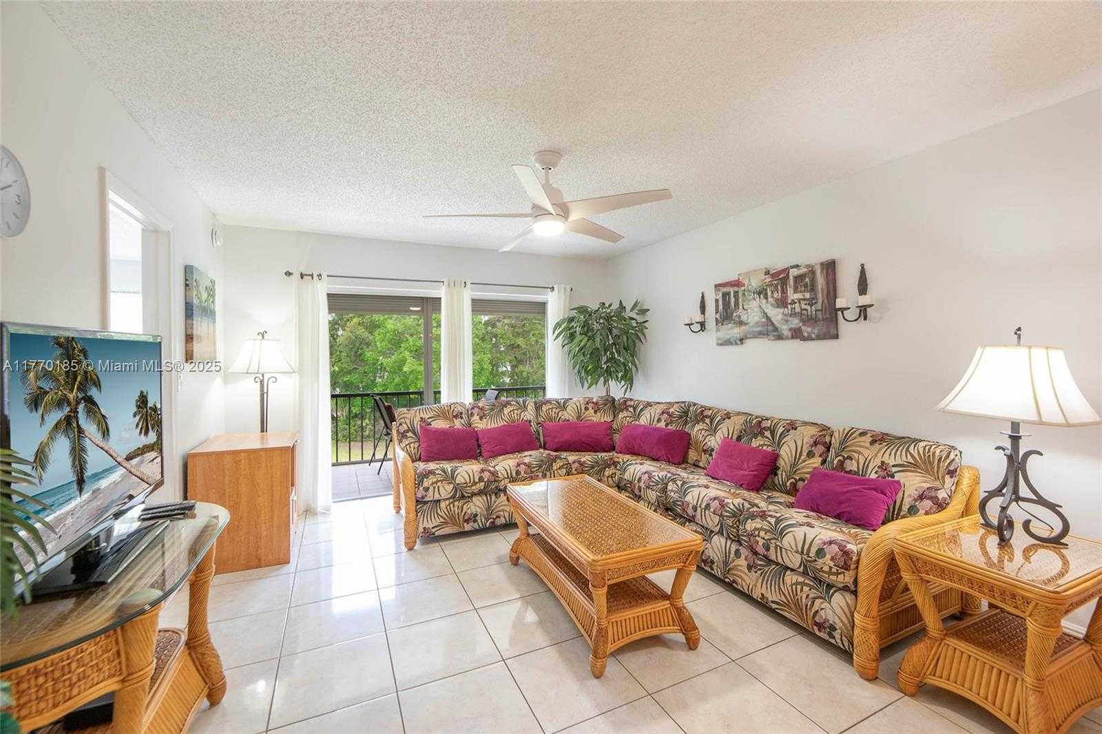 Small Image of 300 SOUTH HOLLYBROOK DR #64-306, Pembroke Pines Number 13