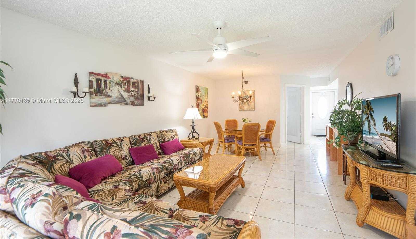 Small Image of 300 SOUTH HOLLYBROOK DR #64-306, Pembroke Pines Number 14