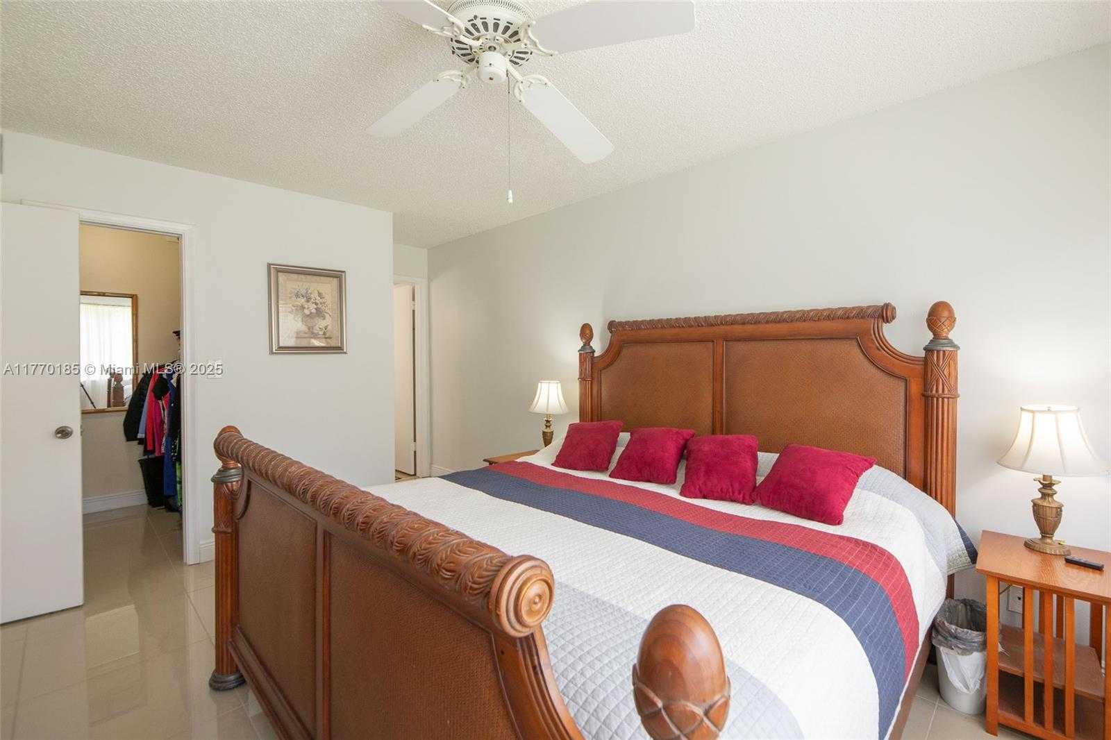 Small Image of 300 SOUTH HOLLYBROOK DR #64-306, Pembroke Pines Number 17