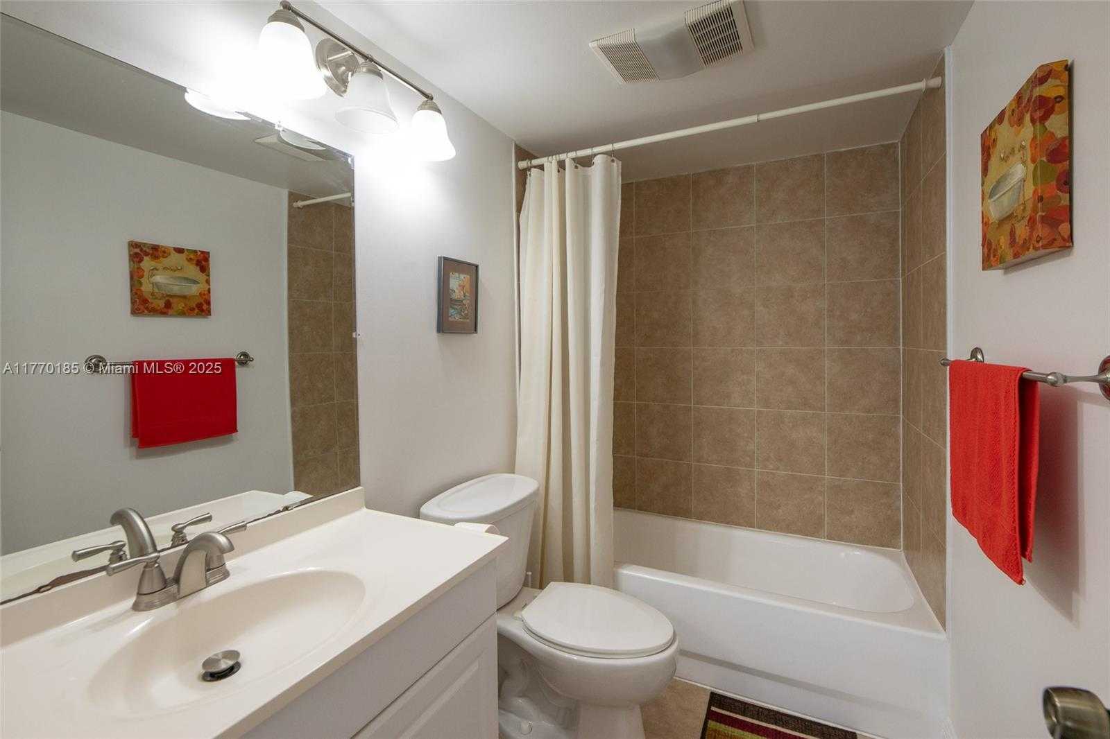 Small Image of 300 SOUTH HOLLYBROOK DR #64-306, Pembroke Pines Number 18
