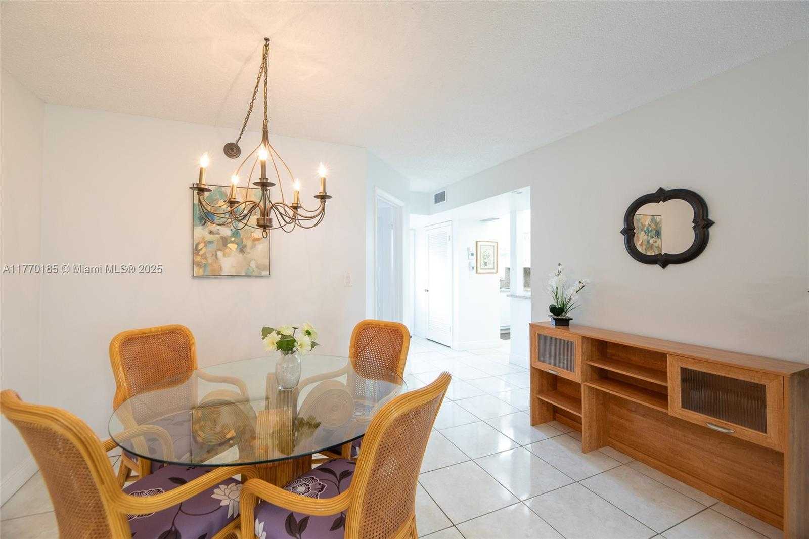 Small Image of 300 SOUTH HOLLYBROOK DR #64-306, Pembroke Pines Number 8