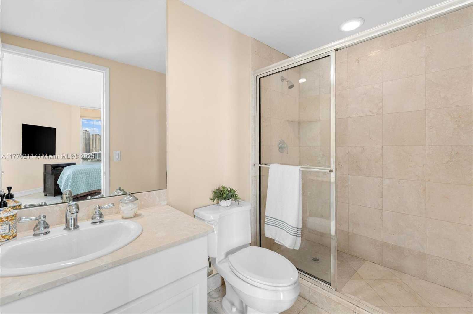 Small Image of 3370 HIDDEN BAY DR #1904, Aventura Number 14