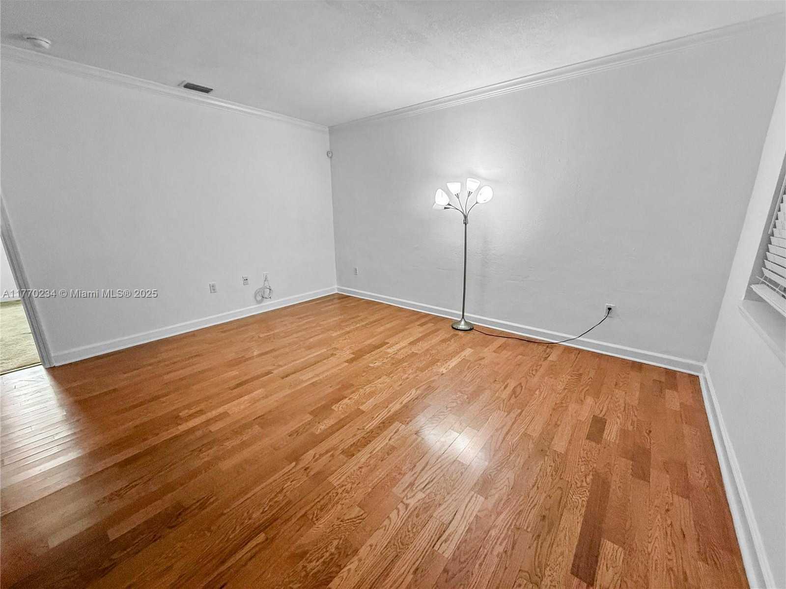 Small Image of 45 ANTILLA AVE #2C, Coral Gables Number 4