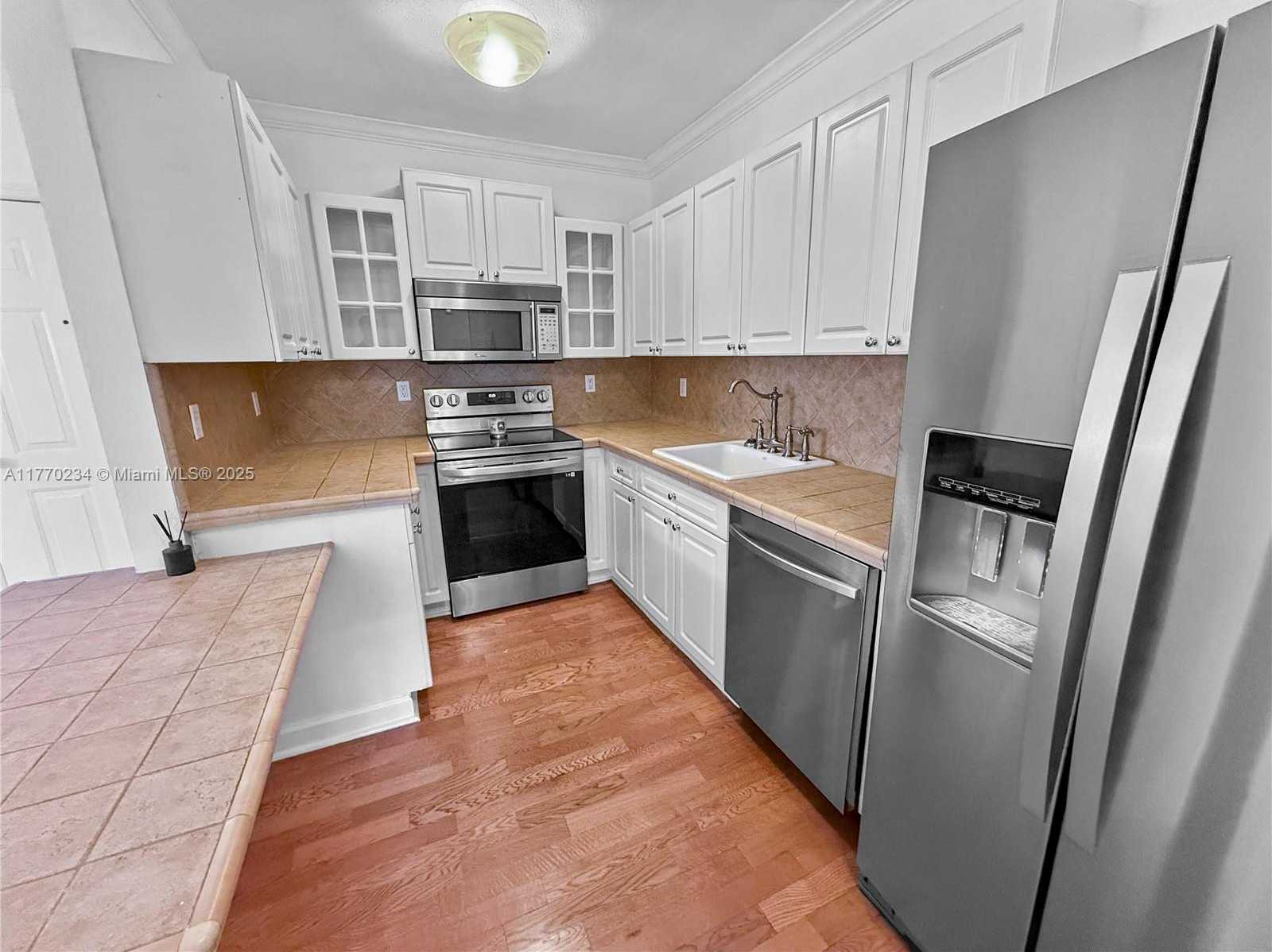 Small Image of 45 ANTILLA AVE #2C, Coral Gables Number 5