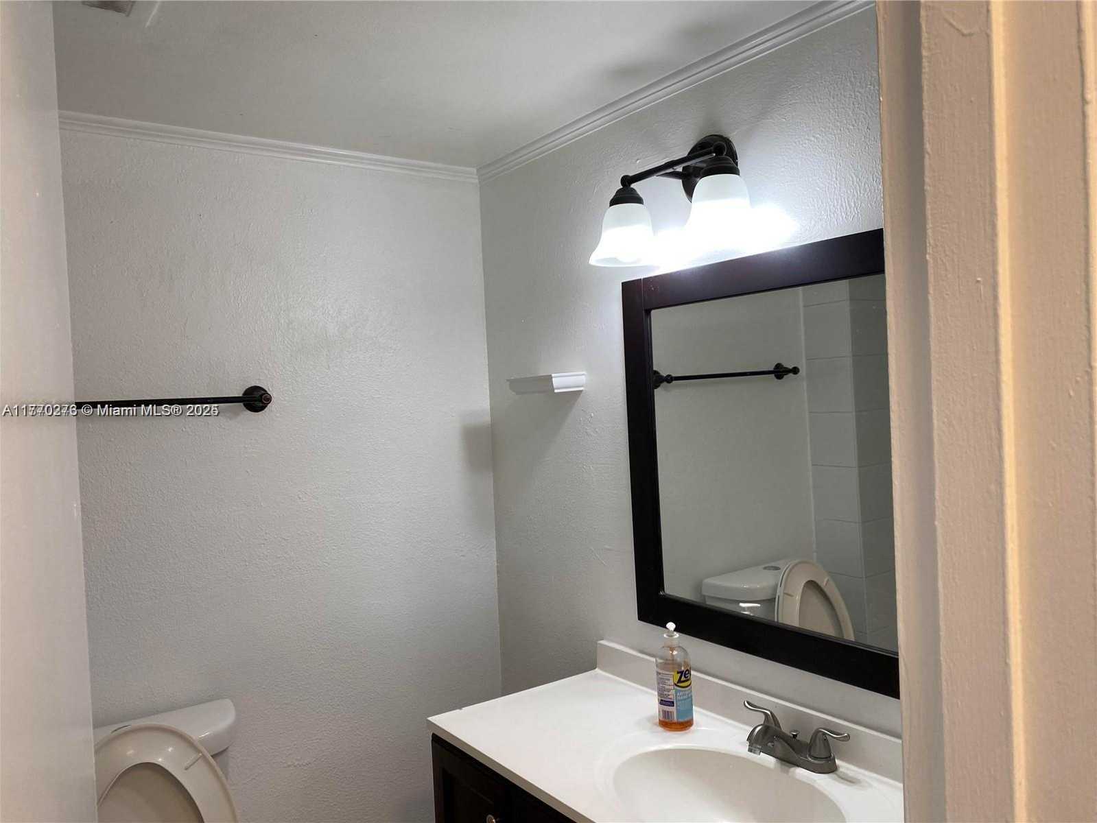 Small Image of 4670 NORTH WEST 79TH AVE #1H, Doral Number 3