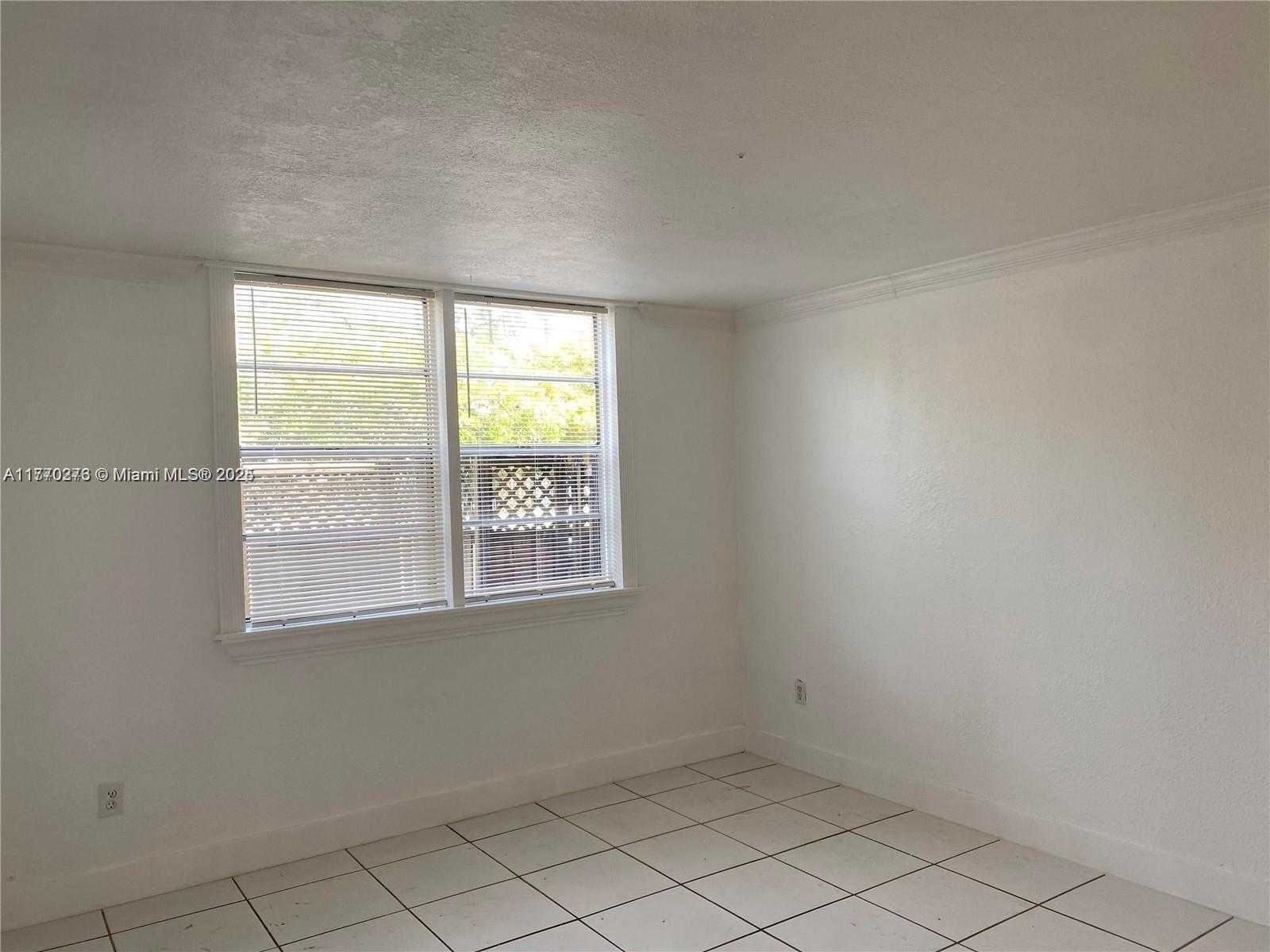 Small Image of 4670 NORTH WEST 79TH AVE #1H, Doral Number 5