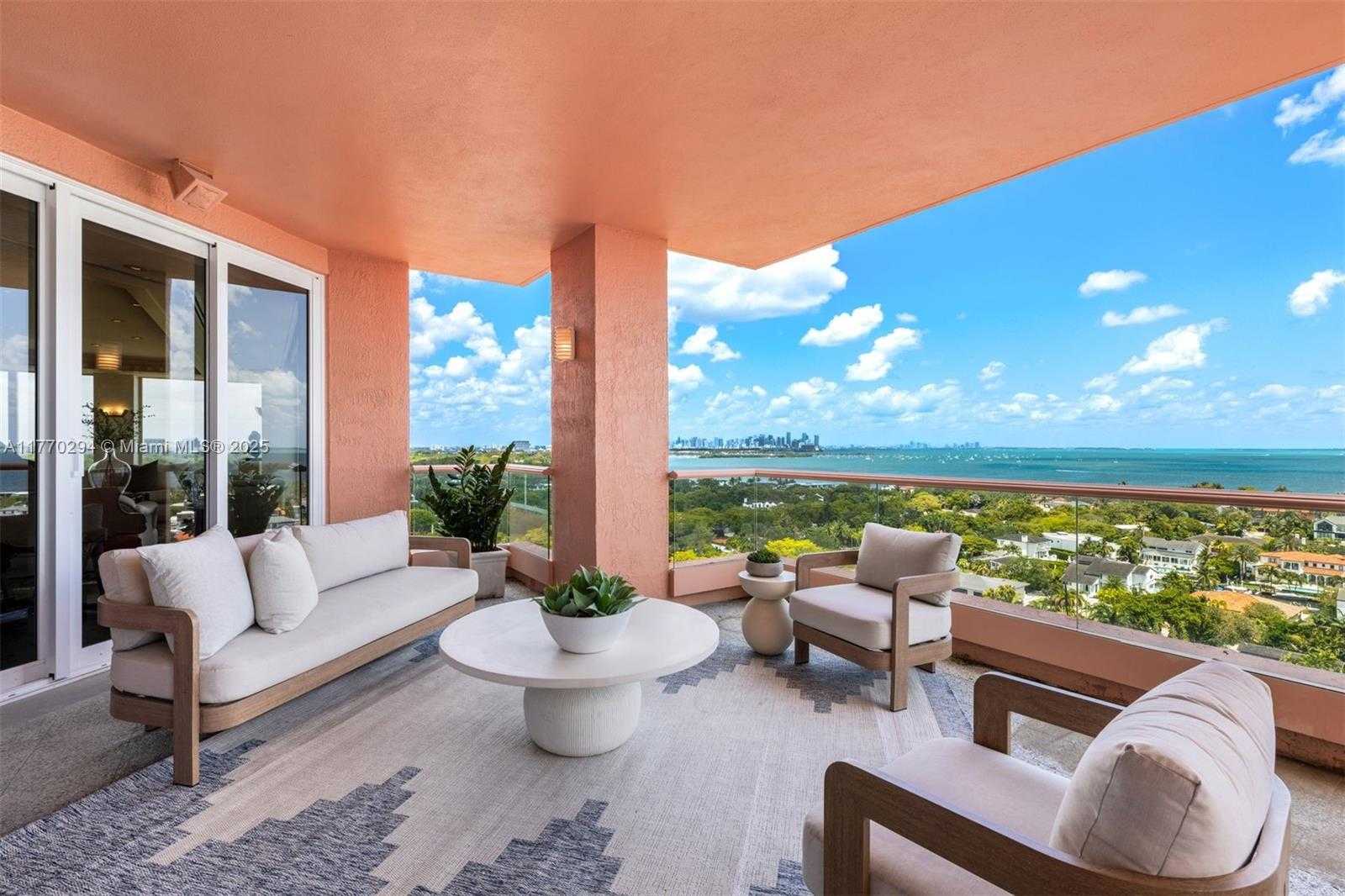 Small Image of 10 EDGEWATER DR #16K, Coral Gables Number 2