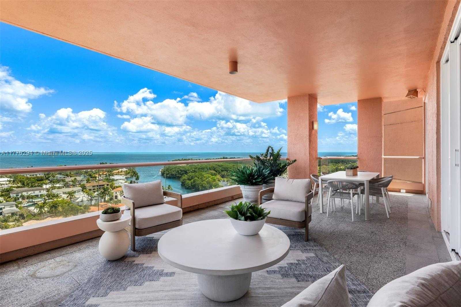 Small Image of 10 EDGEWATER DR #16K, Coral Gables Number 21