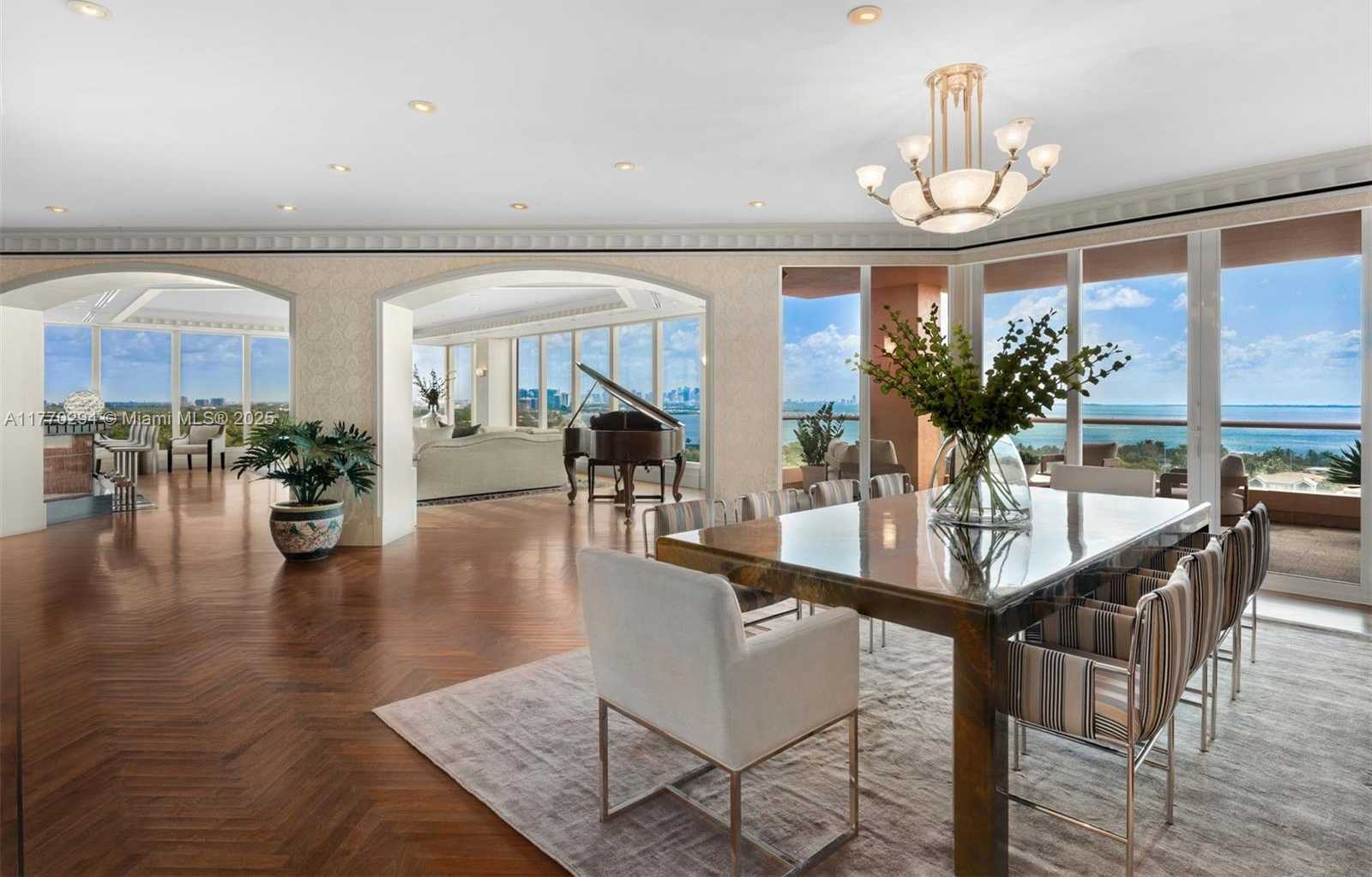 Small Image of 10 EDGEWATER DR #16K, Coral Gables Number 4