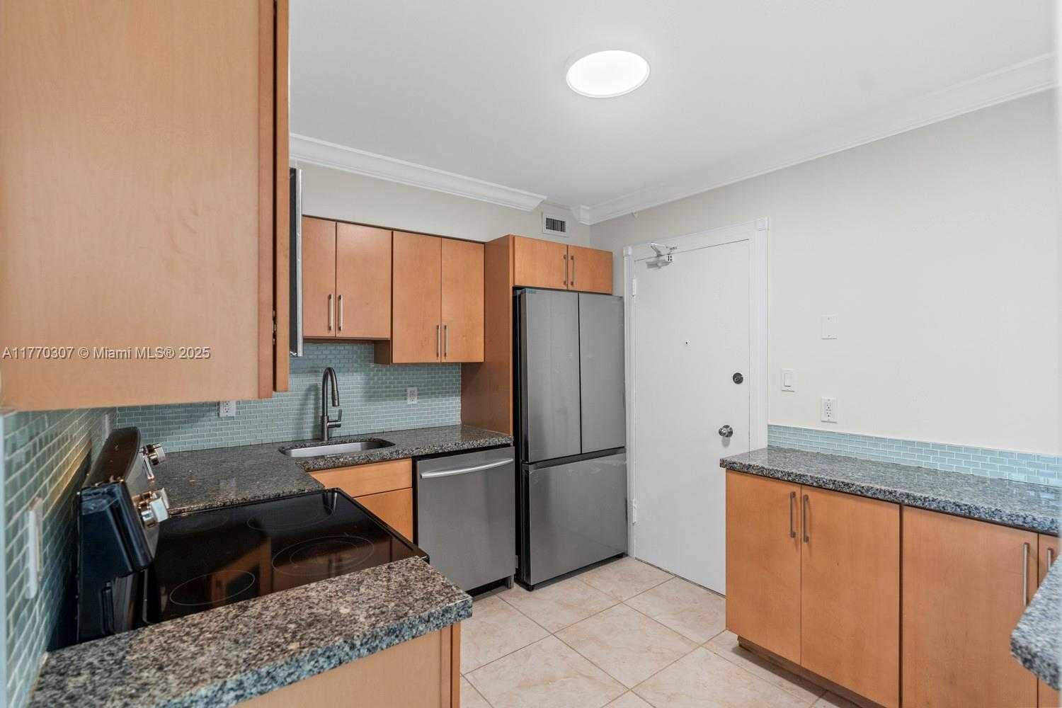 Small Image of 5161 COLLINS AVE #701, Miami Beach Number 10