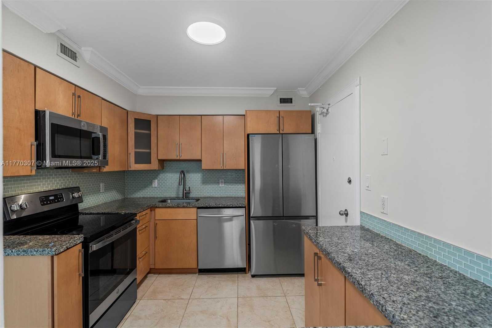 Small Image of 5161 COLLINS AVE #701, Miami Beach Number 13