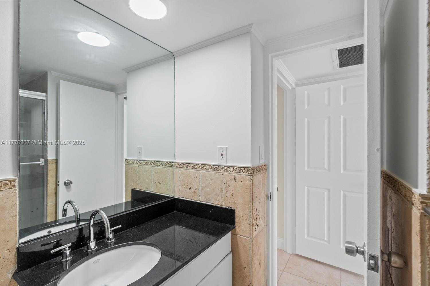 Small Image of 5161 COLLINS AVE #701, Miami Beach Number 16