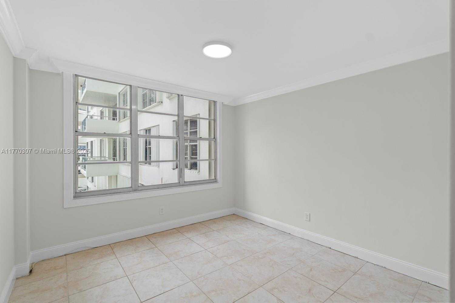 Small Image of 5161 COLLINS AVE #701, Miami Beach Number 17
