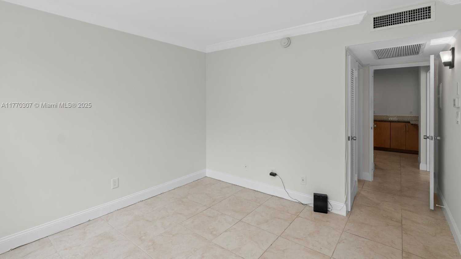 Small Image of 5161 COLLINS AVE #701, Miami Beach Number 19
