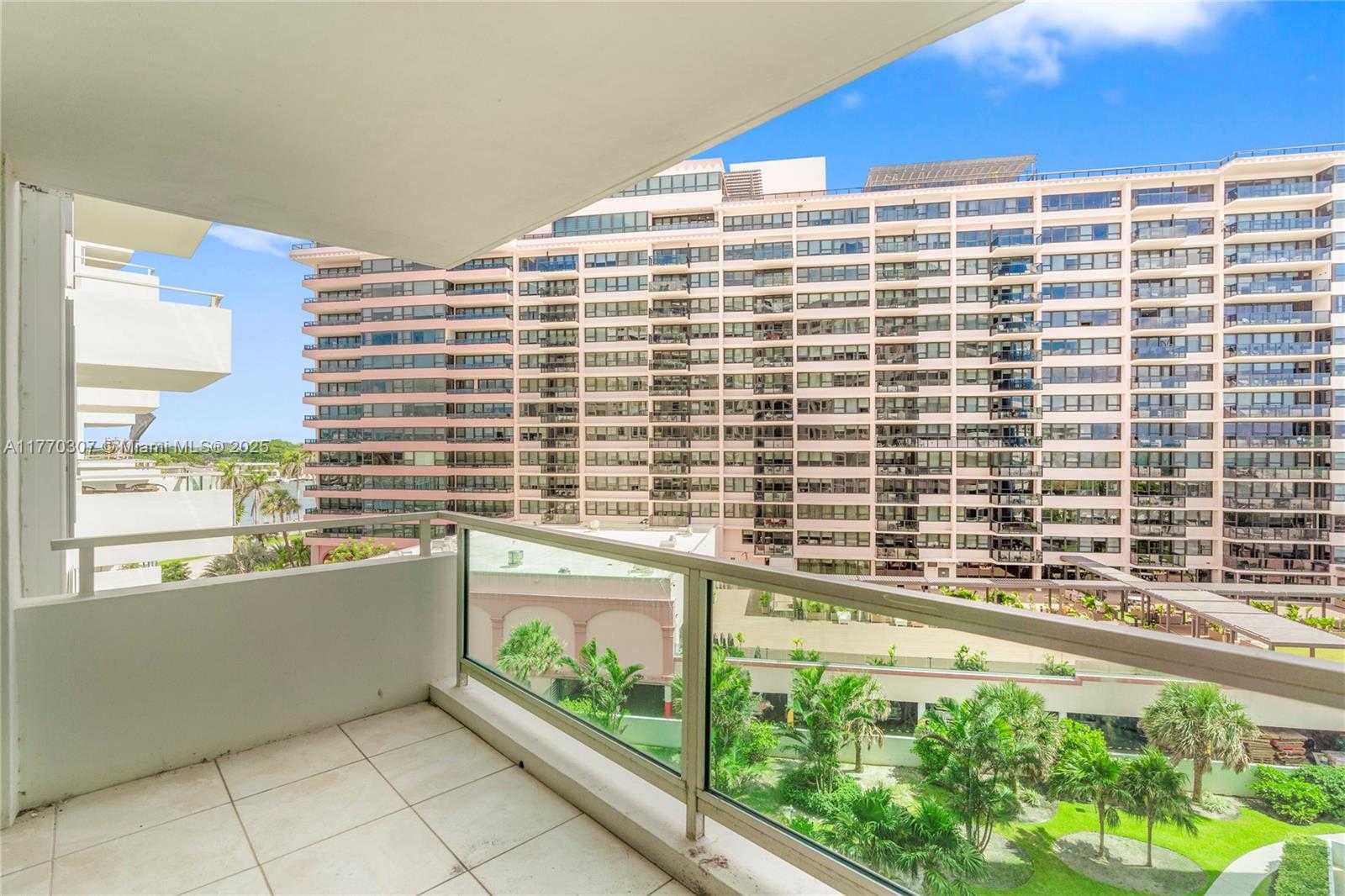 Small Image of 5161 COLLINS AVE #701, Miami Beach Number 30