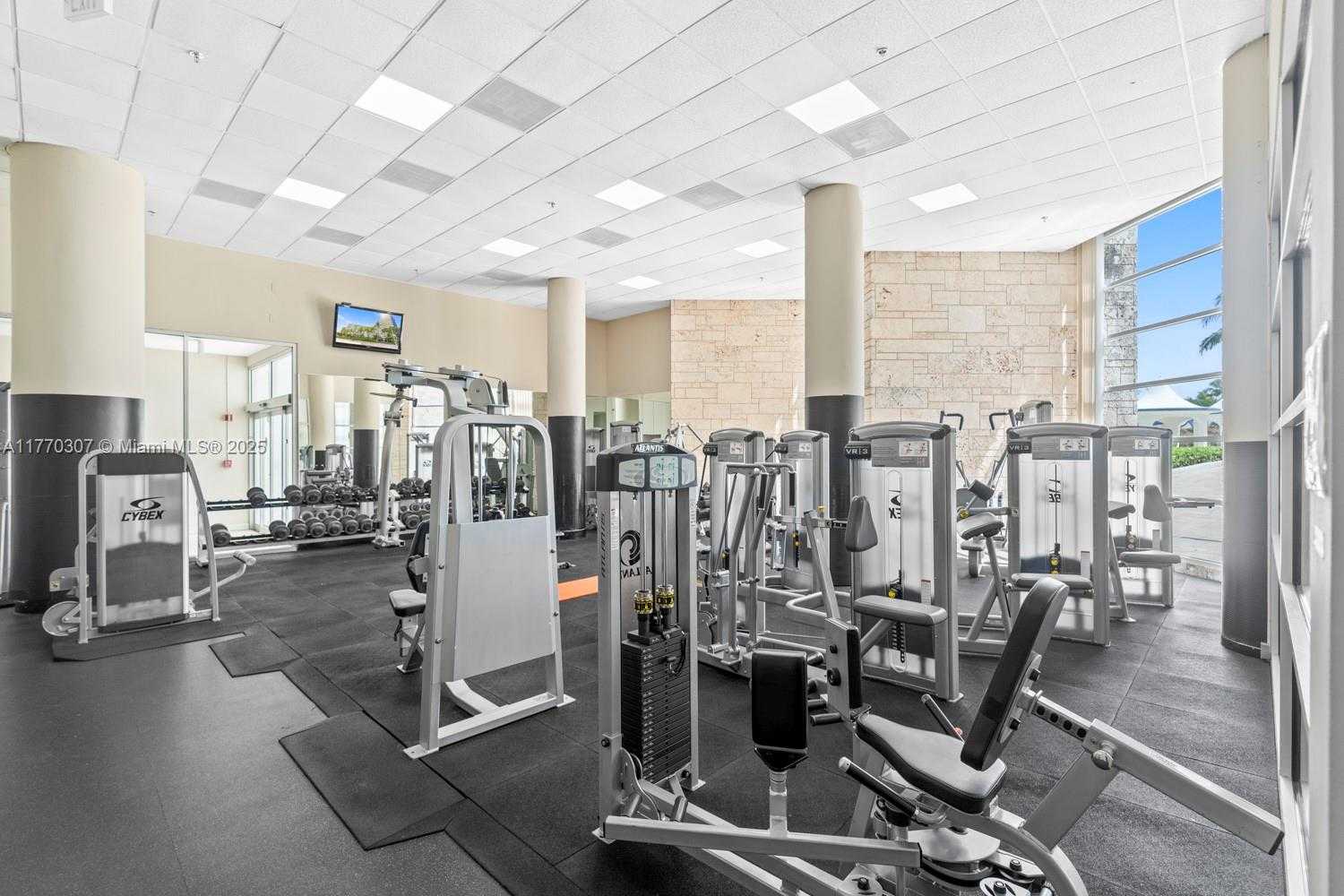 Small Image of 5161 COLLINS AVE #701, Miami Beach Number 36