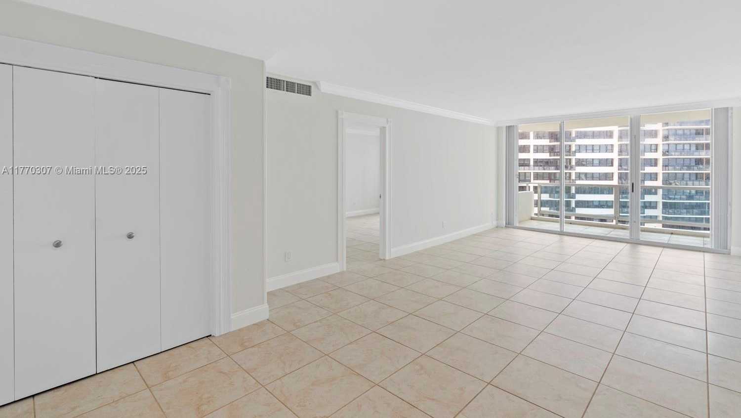 Small Image of 5161 COLLINS AVE #701, Miami Beach Number 4