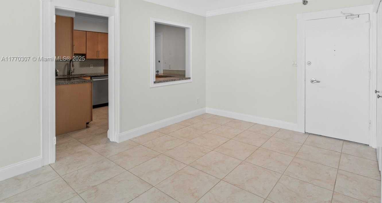 Small Image of 5161 COLLINS AVE #701, Miami Beach Number 9