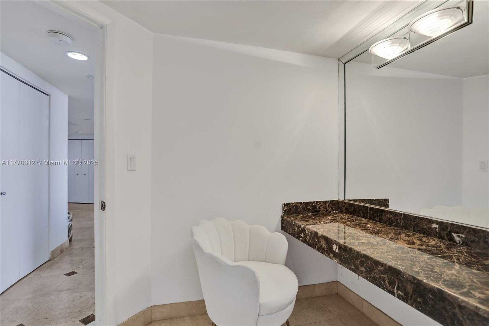 Small Image of 1000 ISLAND BLVD #2105, Aventura Number 21