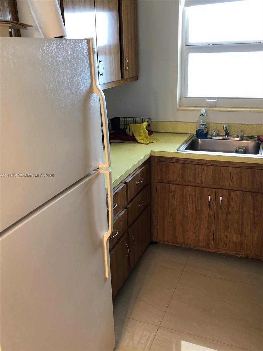 Small Image of 4747 COLLINS AVE #1115, Miami Beach Number 17