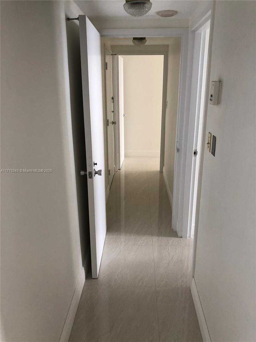 Small Image of 4747 COLLINS AVE #1115, Miami Beach Number 19