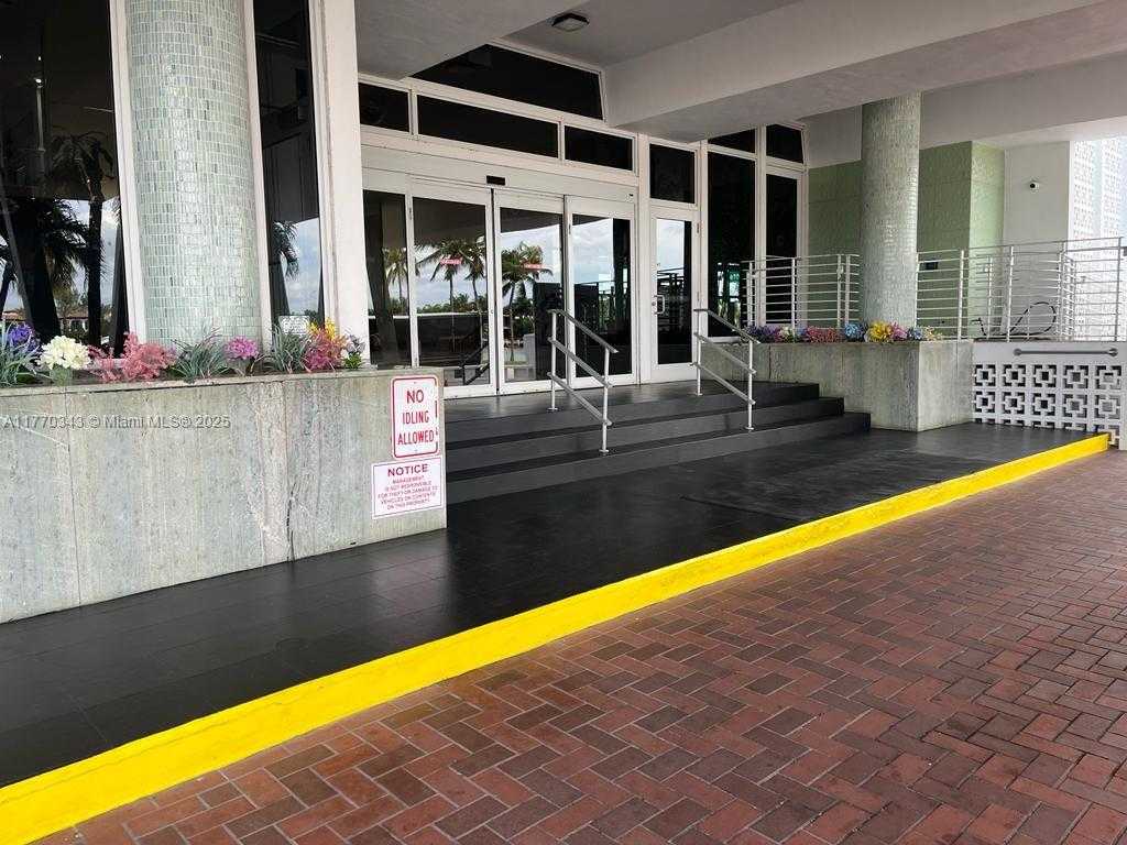 Small Image of 4747 COLLINS AVE #1115, Miami Beach Number 2