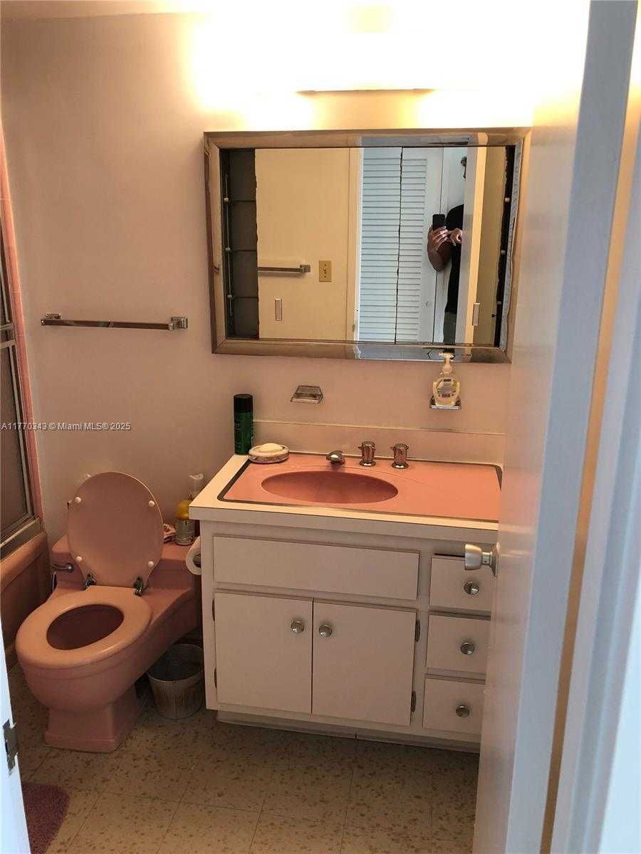 Small Image of 4747 COLLINS AVE #1115, Miami Beach Number 21
