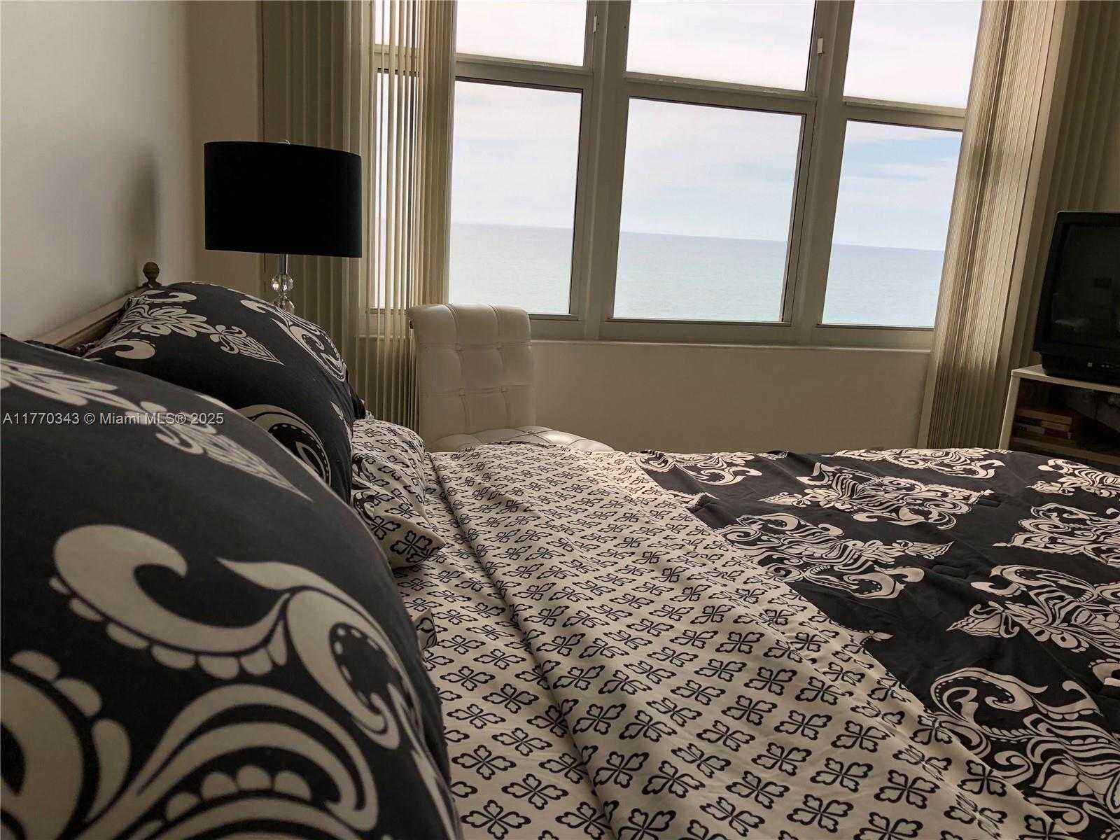 Small Image of 4747 COLLINS AVE #1115, Miami Beach Number 22