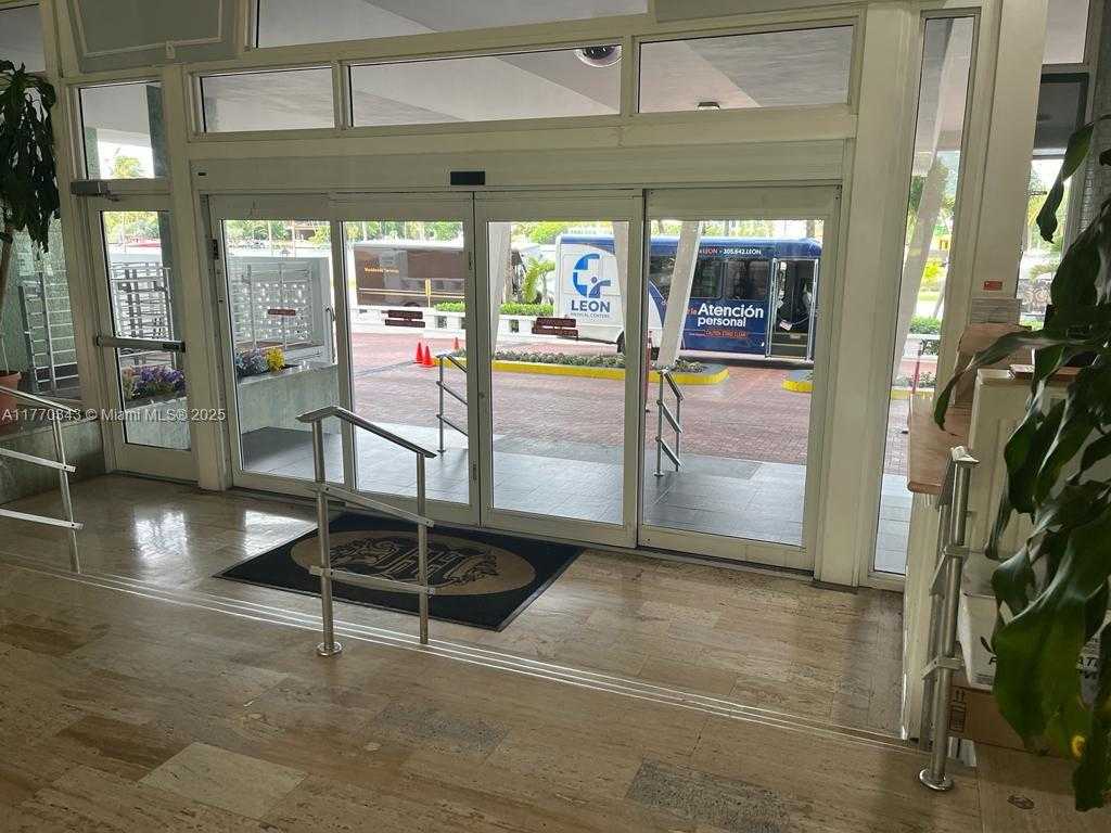 Small Image of 4747 COLLINS AVE #1115, Miami Beach Number 3