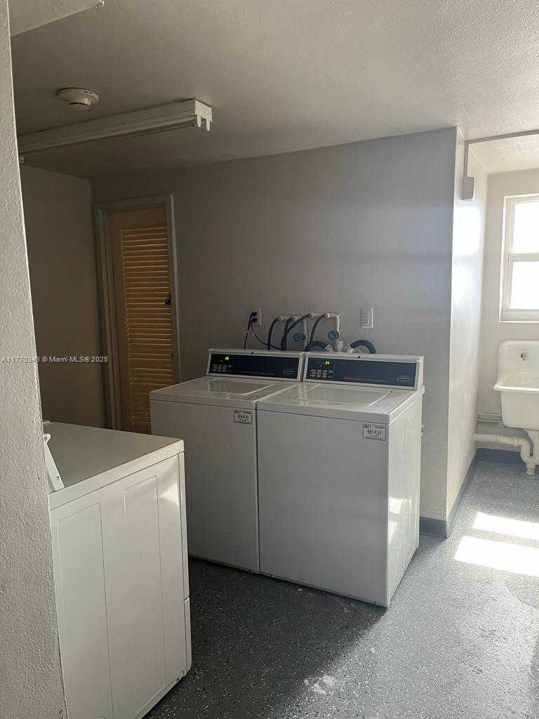 Small Image of 4747 COLLINS AVE #1115, Miami Beach Number 36