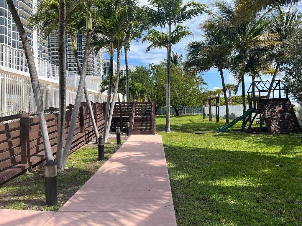 Small Image of 4747 COLLINS AVE #1115, Miami Beach Number 39
