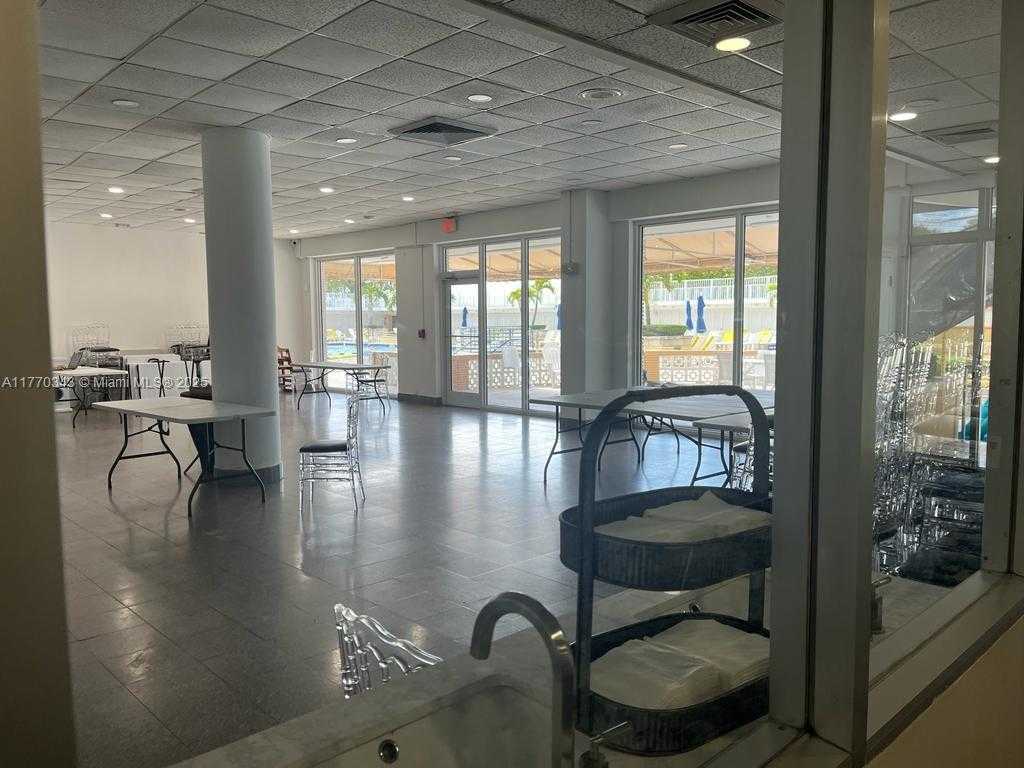 Small Image of 4747 COLLINS AVE #1115, Miami Beach Number 4