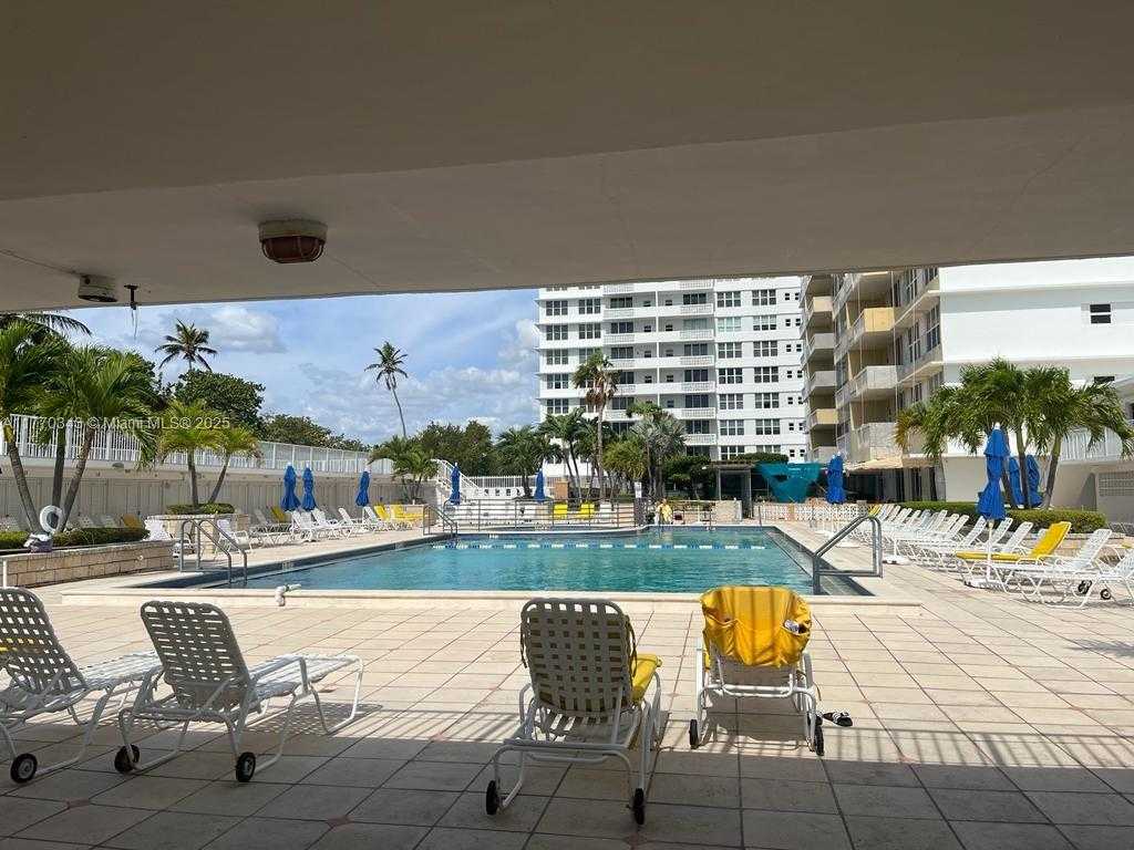 Small Image of 4747 COLLINS AVE #1115, Miami Beach Number 45