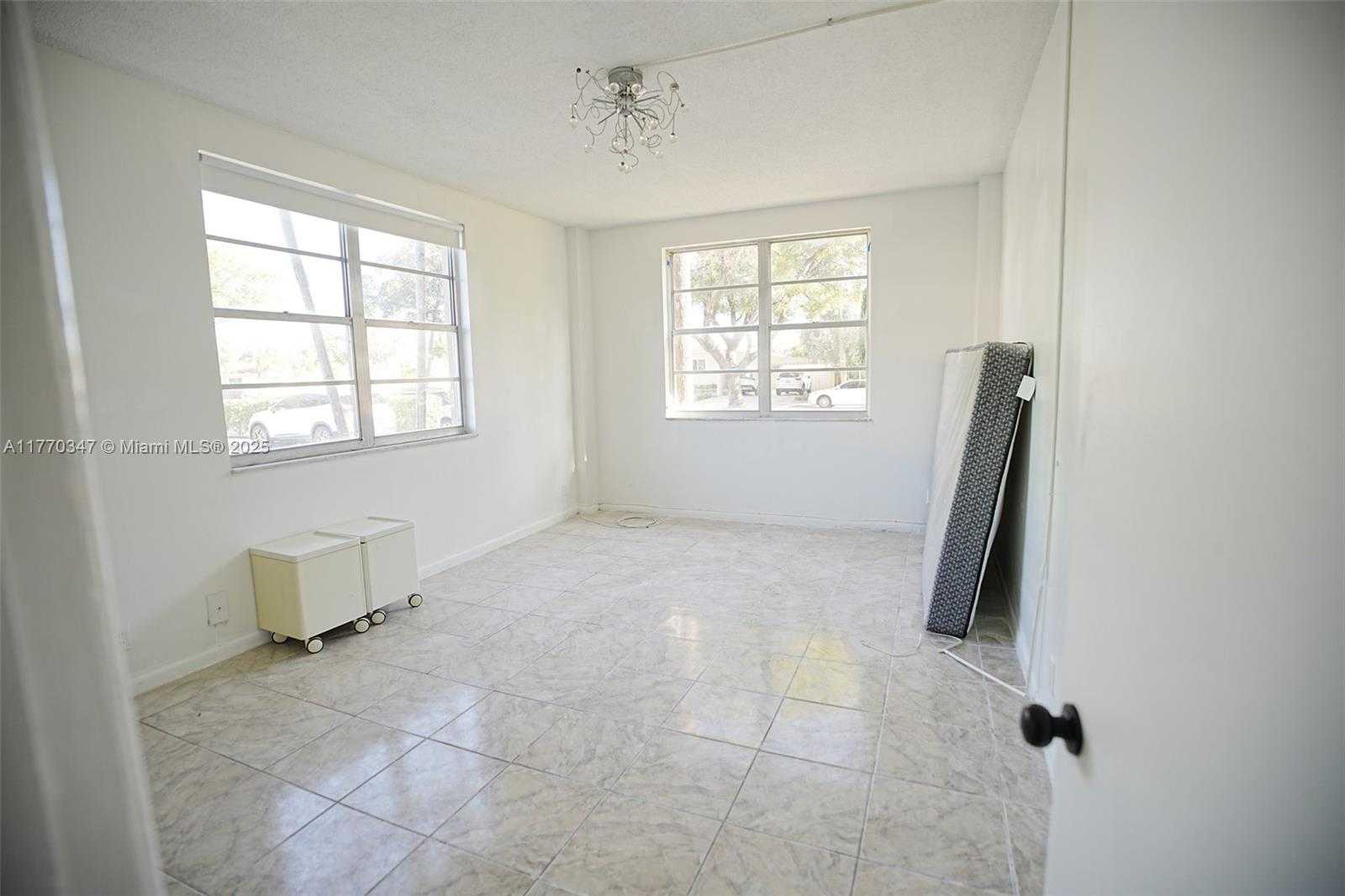 Small Image of 1455 NORTH TREASURE DR #1R, North Bay Village Number 15