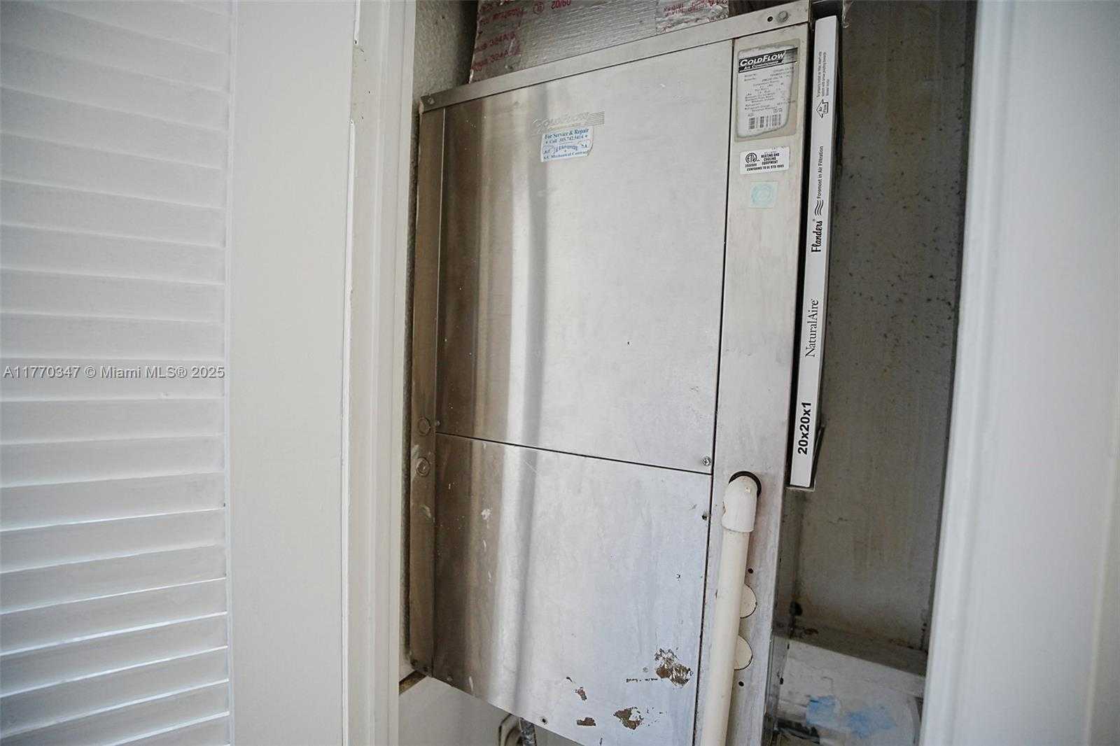 Small Image of 1455 NORTH TREASURE DR #1R, North Bay Village Number 19