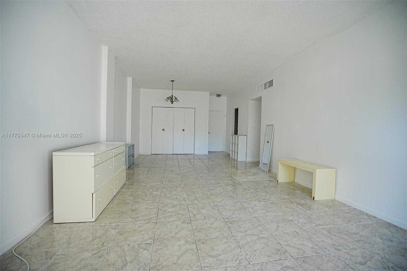 Small Image of 1455 NORTH TREASURE DR #1R, North Bay Village Number 9