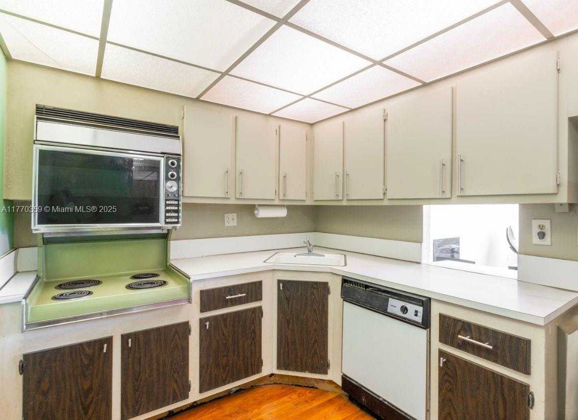 Small Image of 2150 SANS SOUCI BLVD #A1608, North Miami Number 11