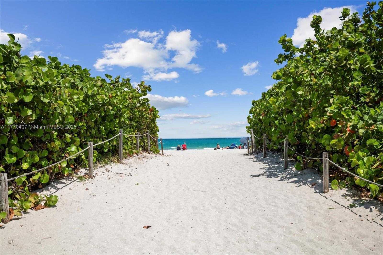 Small Image of 6423 COLLINS AVE #1607, Miami Beach Number 27