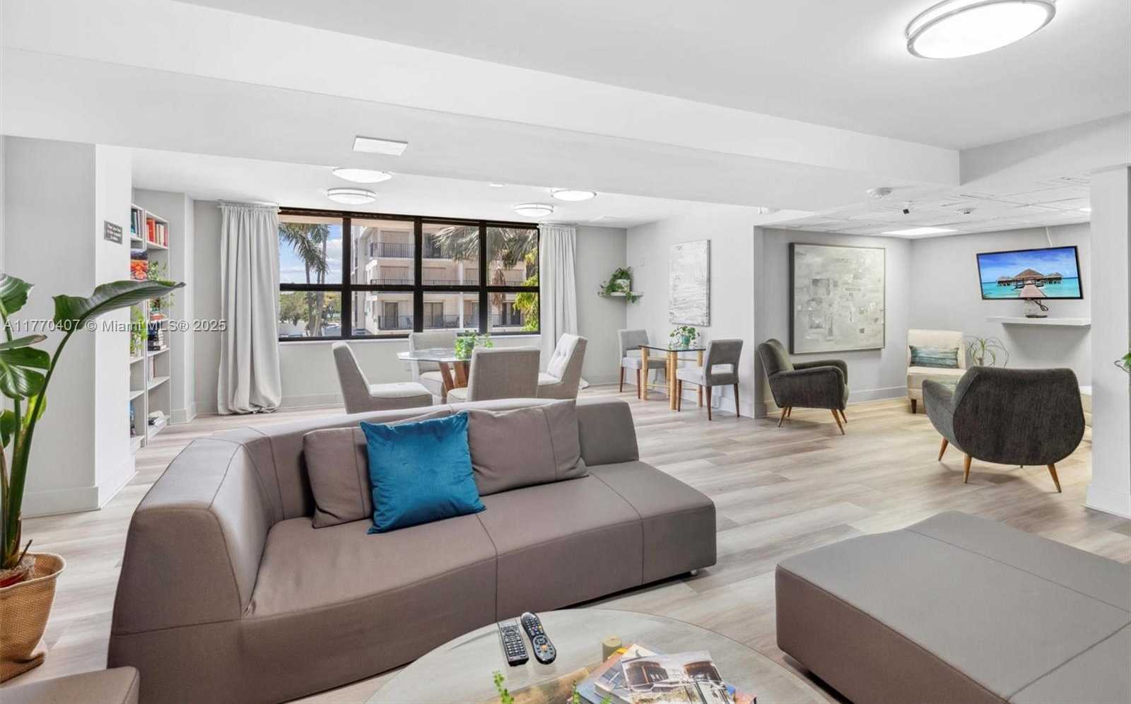 Small Image of 6423 COLLINS AVE #1607, Miami Beach Number 30