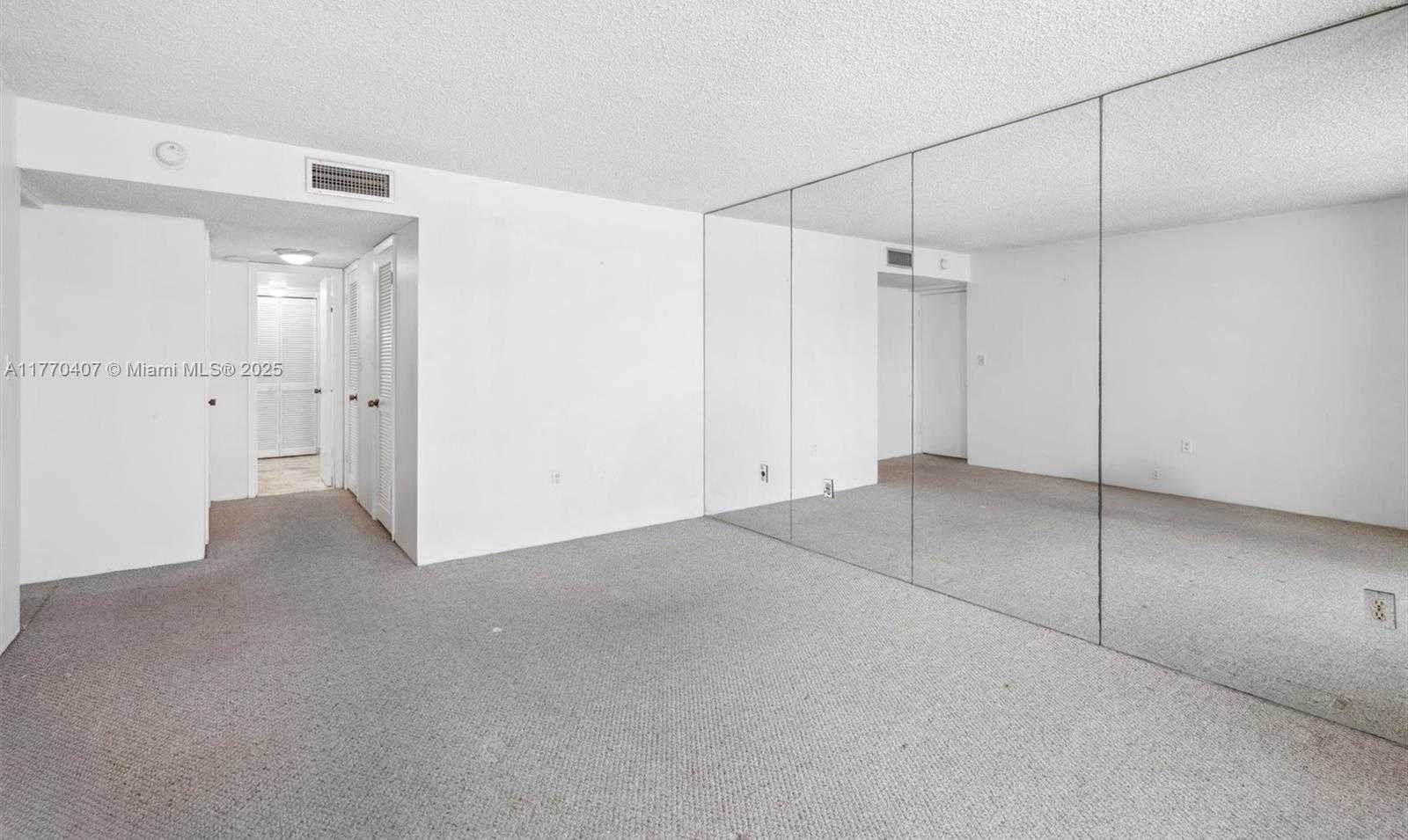 Small Image of 6423 COLLINS AVE #1607, Miami Beach Number 35