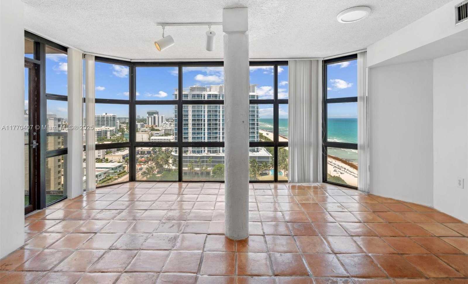 Small Image of 6423 COLLINS AVE #1607, Miami Beach Number 4