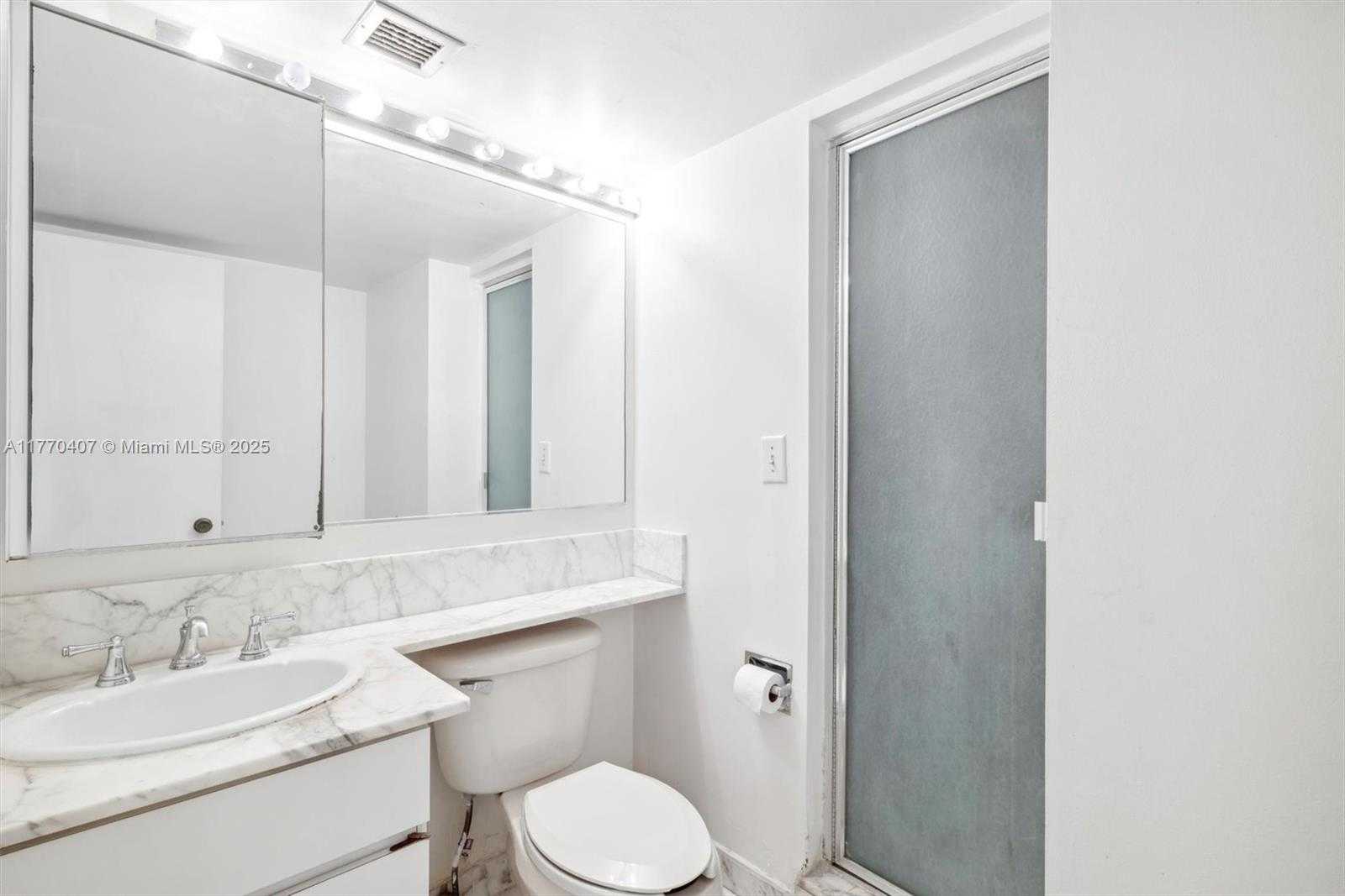 Small Image of 6423 COLLINS AVE #1607, Miami Beach Number 40