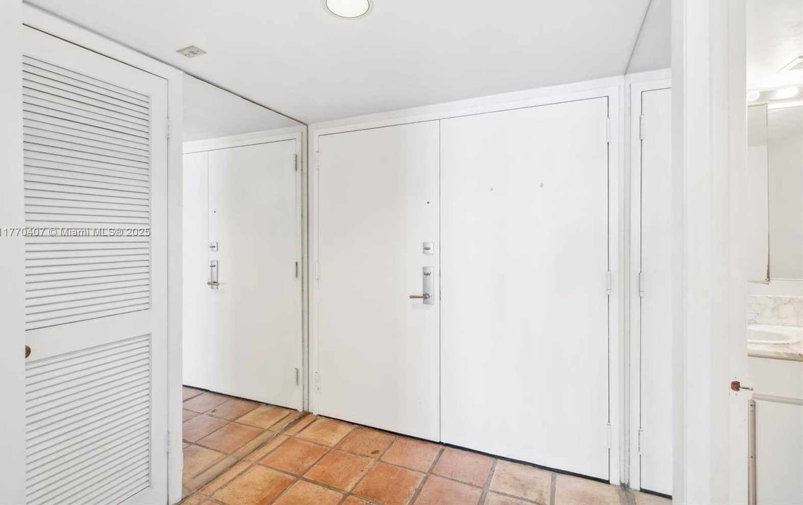 Small Image of 6423 COLLINS AVE #1607, Miami Beach Number 41