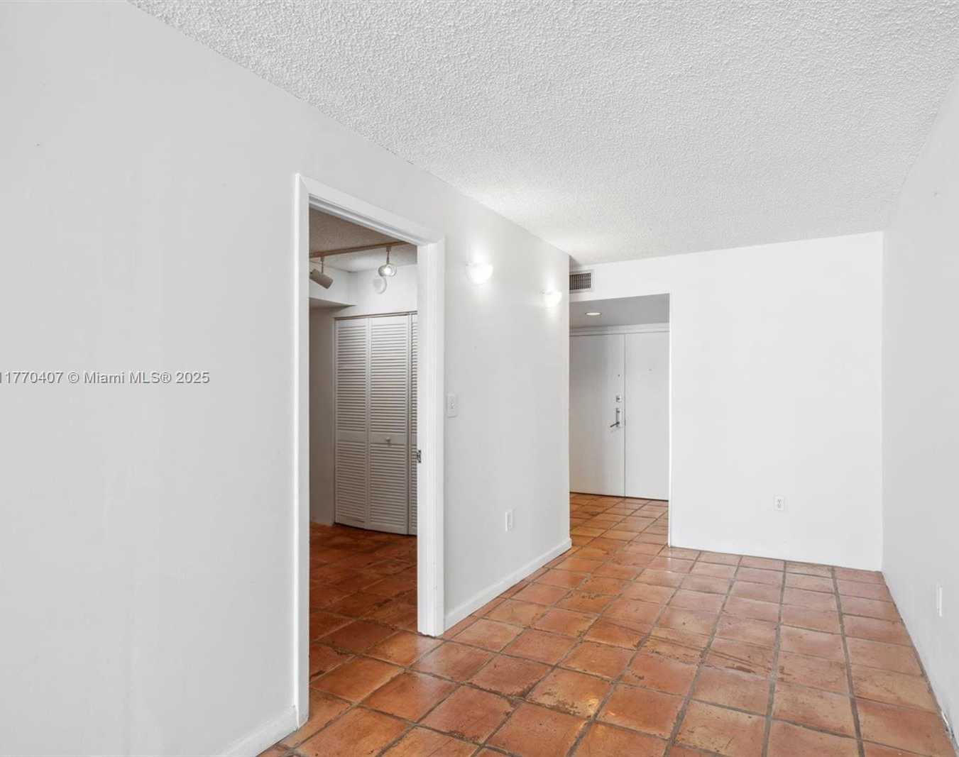 Small Image of 6423 COLLINS AVE #1607, Miami Beach Number 42